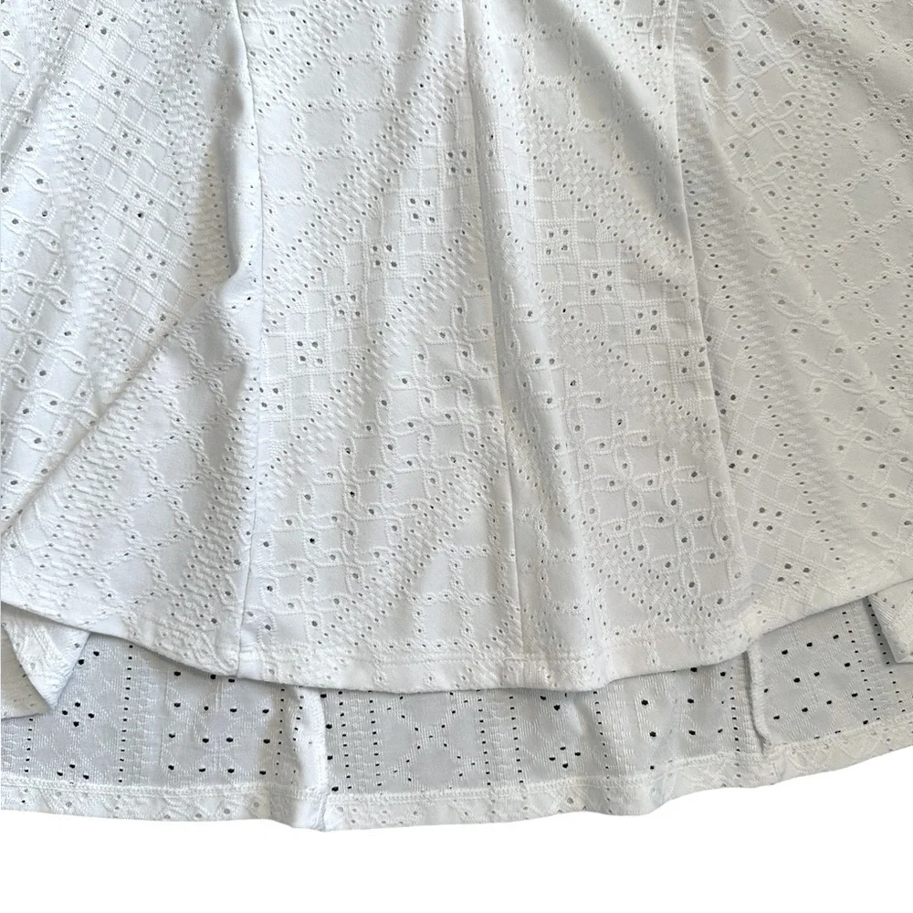 TORRID white stretch eyelet cap sleeve loose fit top size 00 (M/10) - Picture 4 of 5